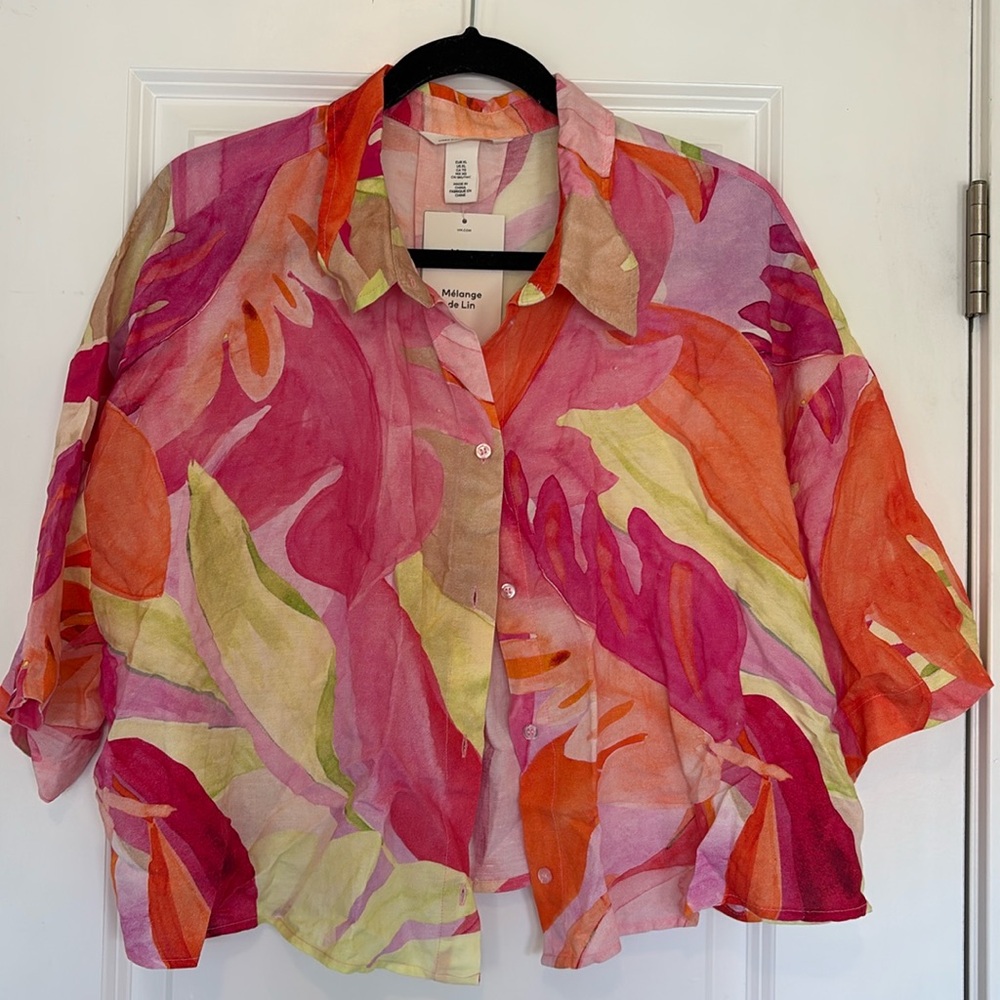 H&M linen blend tropical print cropped button down shirt